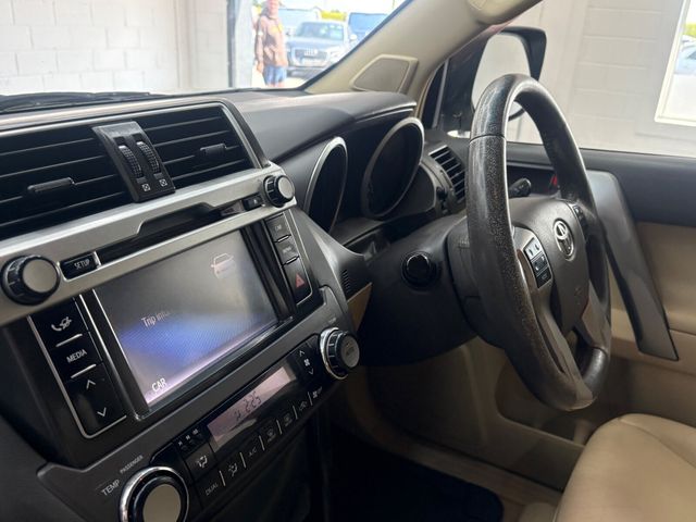 Image for 2017 Toyota Landcruiser 