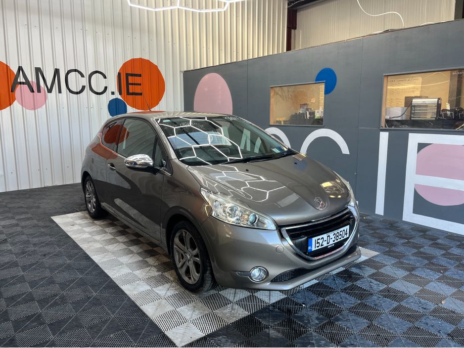 Image for 2015 Peugeot 208 208 MANUAL 1.2 PETROL /68k KMs / REVERSE CAMERA , ADAPTIVE CRUISE & MORE