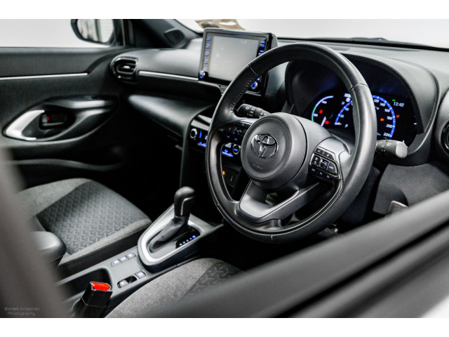 Image for 2022 Toyota Yaris Cross Luna Sport 1.5 Hybrid Auto 115HP 