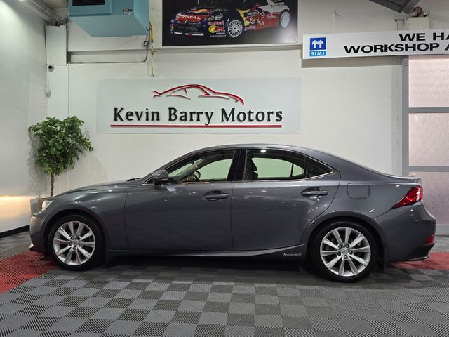 Image for 2016 Lexus IS 300h 2.5 HYBRID EXECUTIVE EDITION AUTOMATIC **LOW MILEAGE / HIGH SPEC / CRUISE CONTROL / FULL BLACK LEATHER / FRONT & REAR PARKING ASSIST / HEATED FRONT SEATS / SAT NAV / FULL SERVICE RECORD**