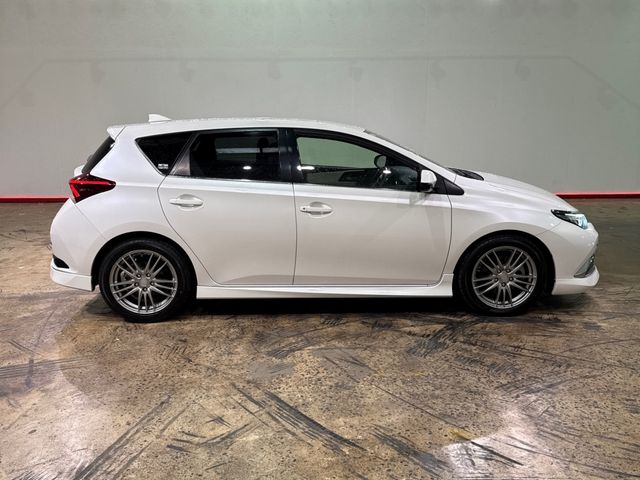 Image for 2017 Toyota Auris 1.8 HYBRID G PACKAGE - FACTORY ALLOYS - CRUISE CONTROL - HEATED SEATS - REAR CAMERA