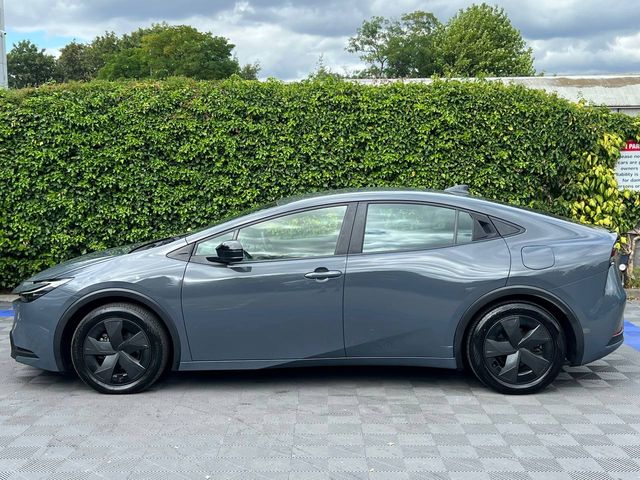 Image for 2024 Toyota Prius 1.8 HYBRID AUTO // LOW MILEAGE // HEATED SEATS // DIGITAL CLUSTER