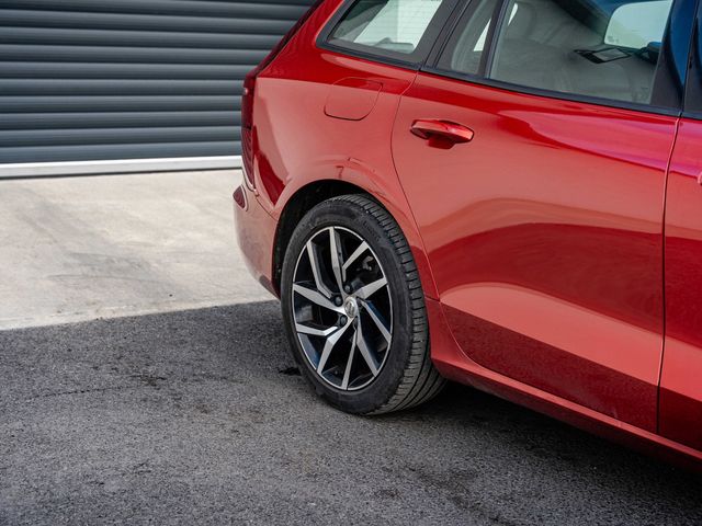 Image for 2020 Volvo V60 D4 MOMENTUM PLUS