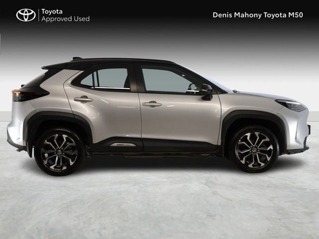 Image for 2025 Toyota Yaris Cross Luna Sport Hybrid