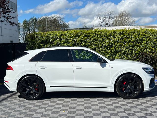 Image for 2020 Audi Q8 S-LINE QUATTRO 3.0 TDI 286HP // OPENING PAN ROOF // S-LINE SUPERSPORT SEATS // 22" RSQ ALLOYS