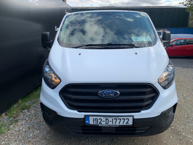Image for 2019 Ford Transit Custom 300 LWB 2.0 105PS // LOW MILEAGE // CVRT 08/26 // FULL SERVICE HISTORY //