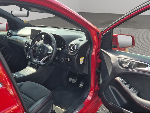 Image for 2015 Mercedes-Benz B Class B180 AUTOMATIC * AMG STYLING *JUPITER RED * PANORAMIC SLIDING SUNROOF * REAR-VIEW CAMERA * HEATED SEATS * 