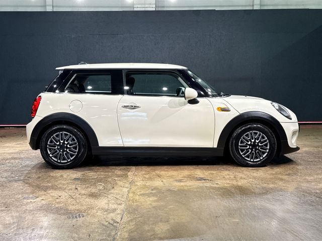 Image for 2019 Mini One 1.5 AUTOMATIC - 3 DOOR - FRONT FOG LAMPS - MULTI FUNCTION STEERING WHEEL