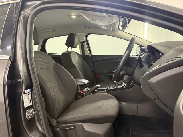 Image for 2018 Ford Focus **TITANIUM EDITION **CRUISE CONTROL **APPLE CAR PLAY **ANDROID AUTO **MULTI FUNCTION STEERING WHEEL **TOUCHSCREEN RADIO **SAT NAV **VOICE CONTROL **REVERSING SENSORS **LED HEADLIGHTS **DUAL DIGITAL