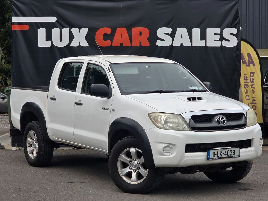 Image for 2011 Toyota Hilux 2.5 D4D 4X4 CREW CAB // NEW D. O. E // VAT INVOICE AVAILABLE