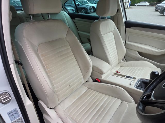 Image for 2016 Volkswagen Passat 2.0 TDI R-LINE HIGHLINE 150BHP // FULL SERVICE HISTORY // 2 KEYS