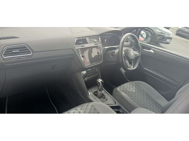 Image for 2023 Volkswagen Tiguan Allspace R-Line 2.0 TDI 150HP ** 7 SEATER, BLACK STYLE PACK**