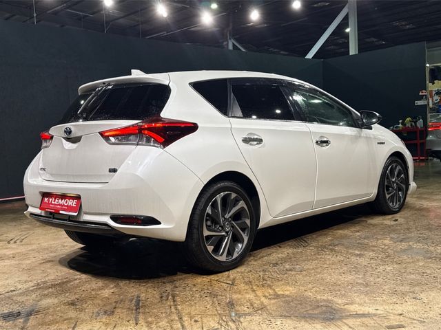 Image for 2017 Toyota Auris HYBRID 1.8L AUTOMATIC - DIAMOND CUT ALLOYS - REVERSE CAMERA - WHITE LEATHER HEATED SEATS
