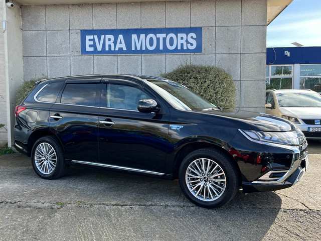 Image for 2021 Mitsubishi Outlander G 4WD PHEV HYBRID AUTOMATIC 2.4 PETROL //HIGH SPEC//LOW MILES//HALF LEATHER HEATED SEATS//HEATED STEERING WHEEL//KEYLESS ENTRY//REVERSE CAMERA//