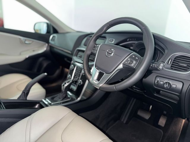 Image for 2019 Volvo V40 T3 MOM ED 5DR Auto