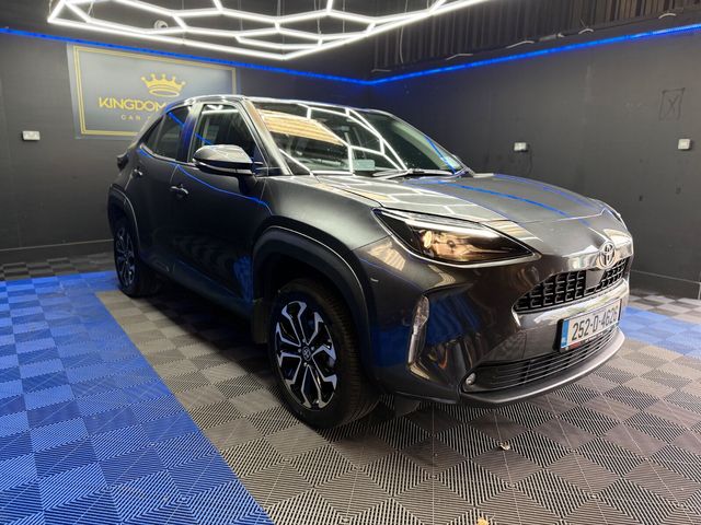 Image for 2025 Toyota Yaris Cross 1.5 Hybrid Luna