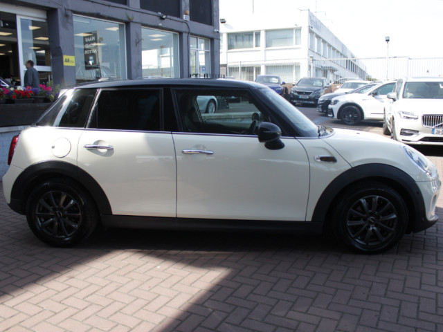 Image for 2019 Mini Cooper D 1.5 5DR HATCHBACK AUTOMATIC // WITH 152, 000 KM'S // BUY WITH CONFIDENCE AA AND SIMI APPROVED DEALER 2026 // FINANCE ARRANGED // ALL TRADE INS WELCOME //