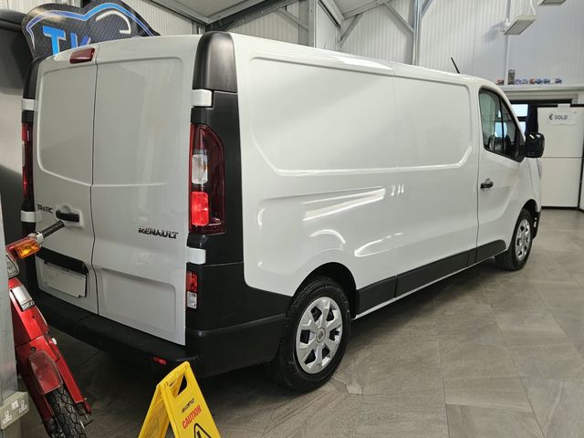 Image for 2023 Renault Trafic 