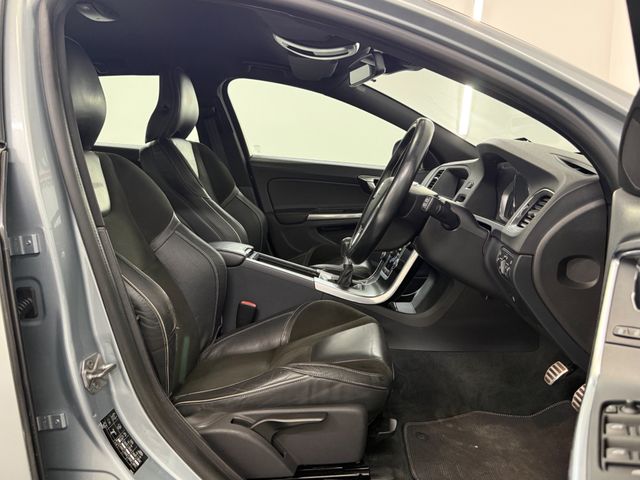 Image for 2014 Volvo V60 **D3 **R-DESIGN **MULTI FUNCTION STEERING WHEEL **DIGITAL DASH **BLUETOOTH RADIO **CRUISE CONTROL **DUAL DIGITAL CLIMATE CONTROL **PUSH BUTTTON START **AUTO START STOP **ELECTRIC HANDBRAKE **AUTO LIG