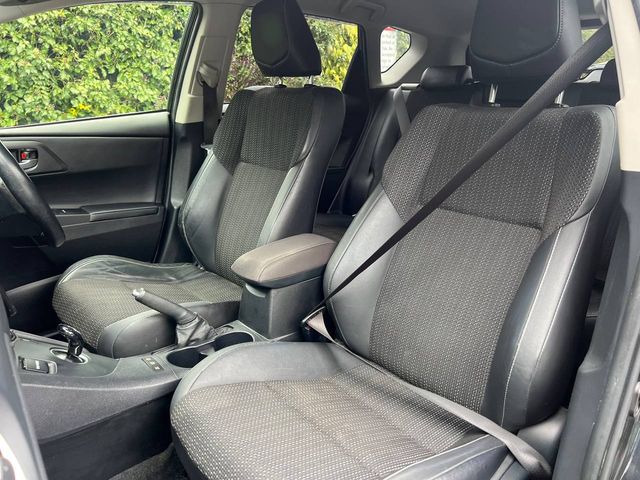 Image for 2017 Toyota Auris 1.8 HYBRID // HALF LEATHER INTERIOR // LANE ASSIST // REVERSE CAMERA