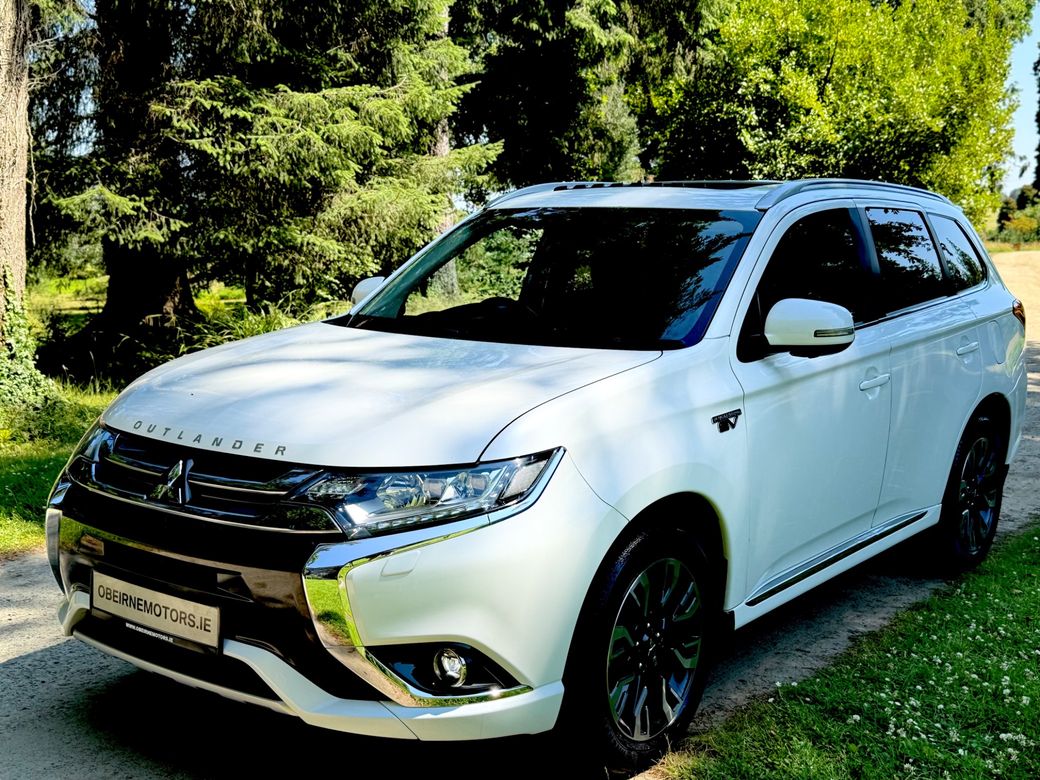 Image for 2017 Mitsubishi Outlander 2.0 GX5H PHEV * TOP SPEC * LOW KMS *