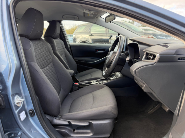 Image for 2022 Toyota Corolla 1.8 Hybrid Luna Saloon * REVERSING CAMERA / APPLE CAR PLAY * 