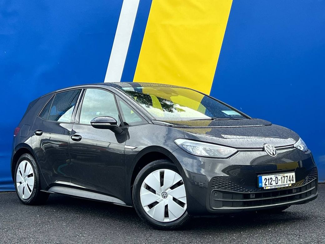 Image for 2021 Volkswagen ID.3 LIFE 58KWH AUTO // APPLE CARPLAY/ANDROID AUTO // DUAL ZONE CLIMATE CONTROL // ADAPTIVE CRUISE CONTROL