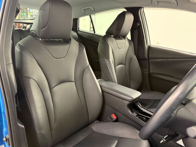 Image for 2019 Toyota Prius **LUXURY MODEL **LANE ASSIST **ADAPTIVE CRUISE CONTROL **HEATED LEATHER SEATS **TOUCH SCREEN RADIO **DIGITAL DASH **MULTI FUNCTION STEERING **DUAL DIGITAL CLIMATE CONTROL **KEYLESS ENTRY **REVERSING 
