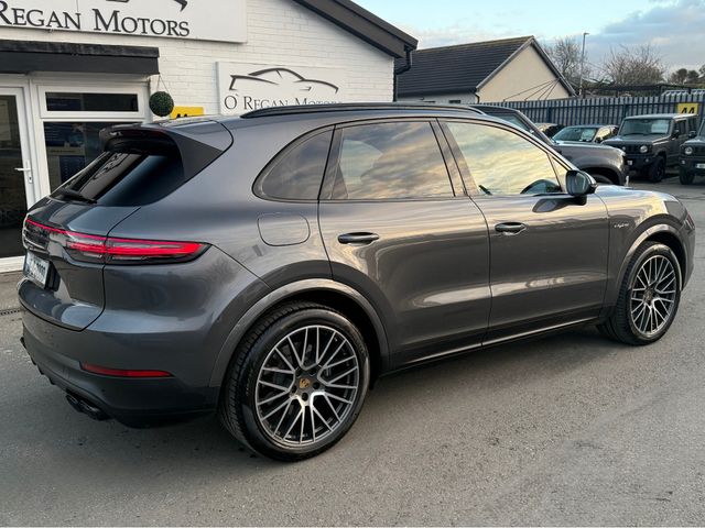 Image for 2021 Porsche Cayenne 3.0 V6 E-HYBRID 462 BHP TIPTRONIC-S