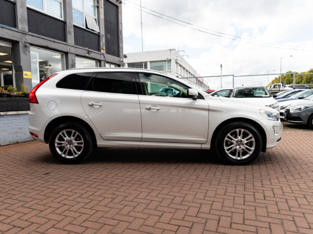 Image for 2016 Volvo XC60 2.0D4 SE LUXURY DELUXE 5DR ESTATE AUTOMATIC // MINT CONDITION WITH ONLY 98, 000 KMS // BUY WITH CONFIDENCE AA AND SIMI APPROVED DEALER 2025 // FINANCE ARRANGED // ALL TRADE INS WELCOME // 