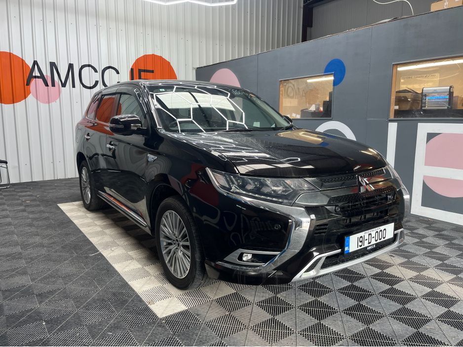 Image for 2019 Mitsubishi Outlander €18950 2019 MITSUBISHI OUTLANDER G PLUS 2.4 AUTOMATIC / CRUISE CONTROL / 360° CAMERA / ELECTRIC MEMORY & HEATED SEATS / PADDLE SHIFTERS / HEATED STEERING WHEEL AND MORE