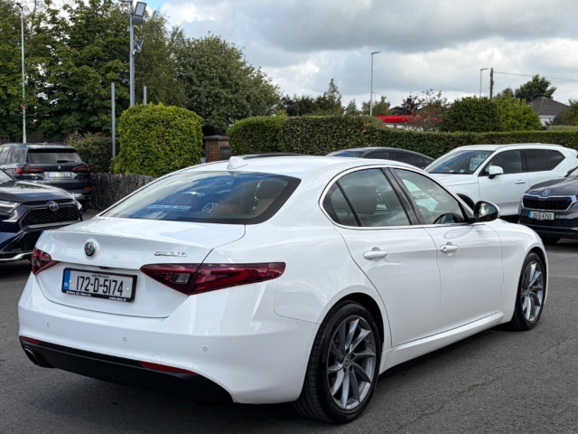Image for 2017 Alfa Romeo Giulia 2.0L 200HP Super LUX 4DR Auto *Low Kils*