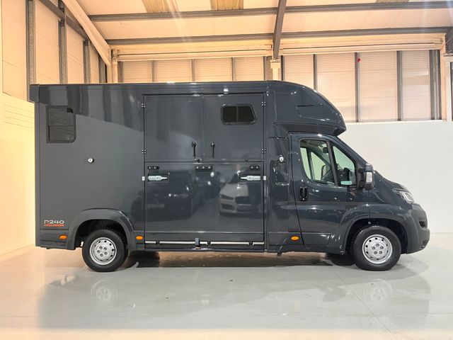 Image for 2022 Peugeot Boxer Overlander R240