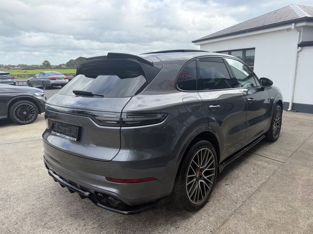 Image for 2023 Porsche Cayenne CAYENNE ESTATE E-HYBRID 5DR TIPTRONIC S 519 BHP