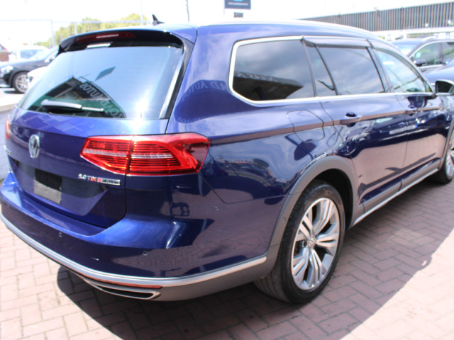 Image for 2019 Volkswagen Passat 2.0TDI 4MOTION(4WD) ELEGANCE LINE 5DR EST AUTO // MEGA SPEC IN AS NEW CONDITION WITH ONLY 117000KM // FULL HEATED LEATHER // BUY WITH CONFIDENCE AA AND SIMI APPROVED DEALER 2025 // FINANCE ARRANGED /