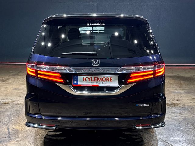 Image for 2016 Honda Odyssey 2.0 HYBRID AUTOMATIC 8 SEATER - FACTORY ALLOYS - BLACK LEATHER UPHOLSTERY - HEATED SEATS - POWER SLIDING DOORS - 360 CAMERA