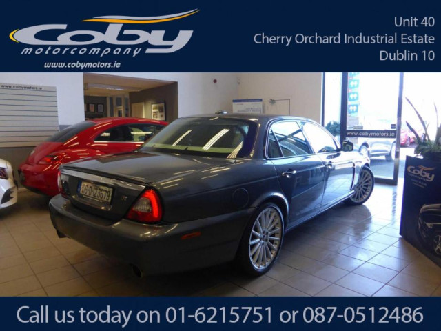 Image for 2006 Jaguar XJR 4.2 SUPERCHARGED V8 4DR AUTO 405 BHP. Stunning car with 2 Keys, Heated Seats, MFSW, SAT NAV, Dual Climate Control, Leather Seats, Interior Wood Finish, and Much Much More.