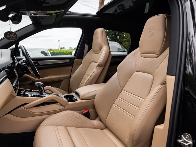 Image for 2023 Porsche Cayenne V6 E-Hybrid Platinum Edition