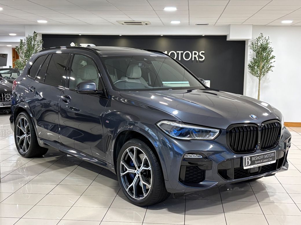 Image for 2020 BMW X5 45e M-SPORT PRO=PAN ROOF//LIGHT INTERIOR//LOW MILES=D REG WITH FULL BMW SERVICE HISTORY=TAILORED FINANCE PACKAGES AVAILABLE=TRADE IN'S WELCOME
