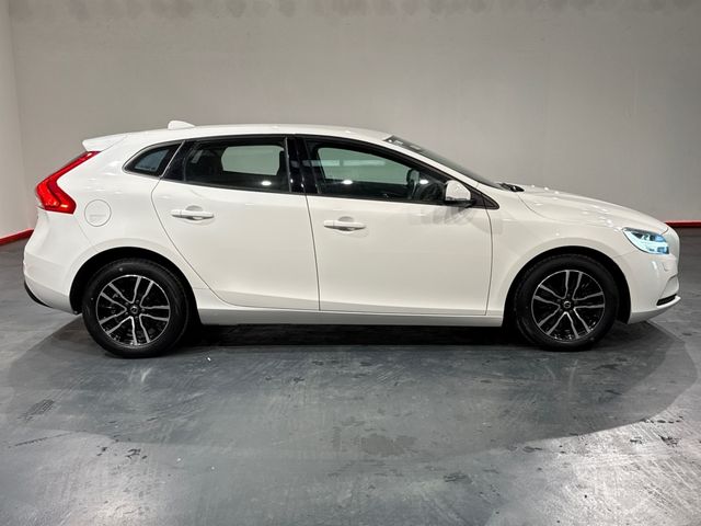 Image for 2019 Volvo V40 HATCHBACK AUTOMATIC 1.5L TURBO PETROL - FACTORY DIAMOND CUT ALLOY WHEELS - CRUISE CONTROL - REVERSE CAMERA