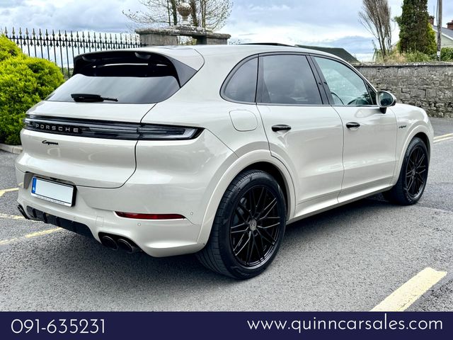 Image for 2025 Porsche Cayenne 3.0 V6 E-HYBRID AUTO==BIG SPEC==SPORTS DESIGN PACK==