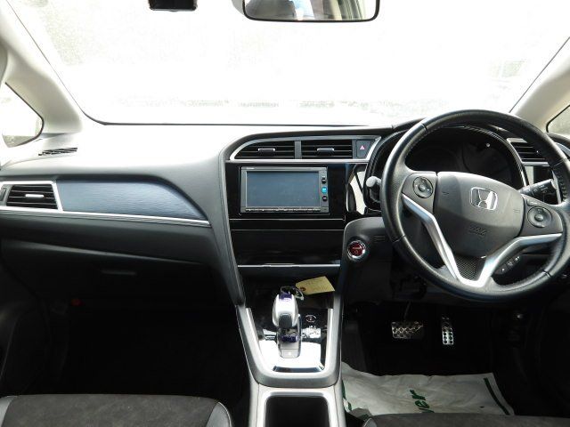 Image for 2016 Honda Shuttle 1.5 Petrol Hybrid Auto