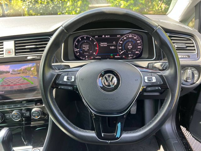 Image for 2018 Volkswagen Golf HIGHLINE 1.4 TSI AUTO // SERVICE HISTORY // APPLE CARPLAY/ANDROID AUTO // DUAL ZONE CLIMATE CONTROL