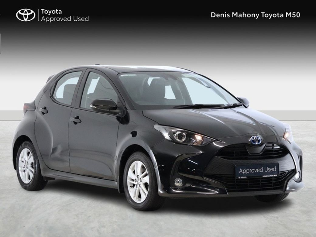 Image for 2023 Toyota Yaris Luna Hybrid