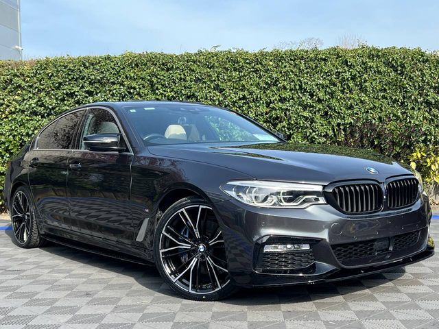 Image for 2017 BMW 5 Series 530e M-SPORT COMPETITION 2.0 PLUG-IN HYBRID AUTO // TILT & SLIDE OPENING SUNROOF // HEATED M-SPORT SEATS // HEADS-UP DISPLAY