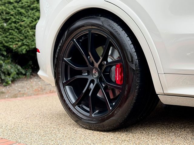 Image for 2025 Porsche Cayenne Turbo E-hybrid Coupé
