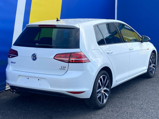 Image for 2017 Volkswagen Golf HIGHLINE 1.4 TSI AUTO // ADAPTIVE CRUISE CONTROL // BRAND NEW 17” R-LINE ALLOYS // APPLE CARPLAY/ANDROID AUTO