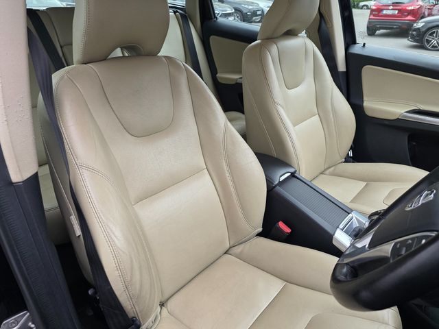 Image for 2016 Volvo XC60 2.0 D4 SE NAV 190BHP AUTOMATIC // FULL LEATHER INTERIOR // SAT NAV