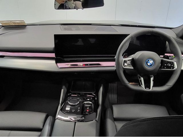 Image for 2026 BMW 5 Series 530e M Sport