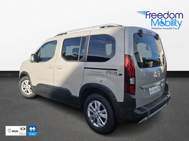 Image for 2020 Peugeot Rifter Wheelchair Access